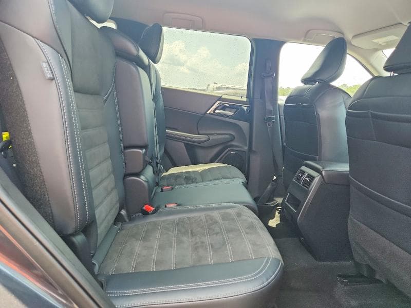 2025 MITSUBISHI OUTLANDER SE 11