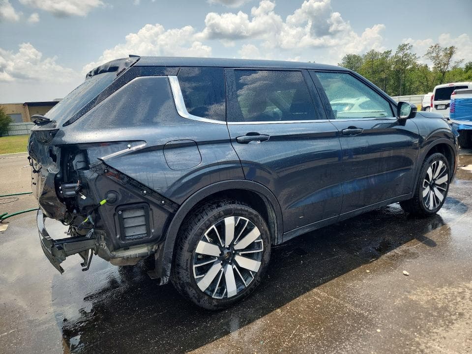 2025 MITSUBISHI OUTLANDER SE 3