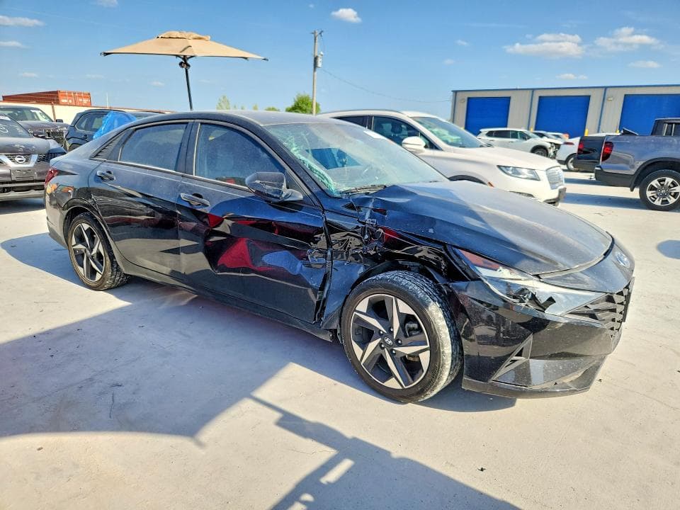 2023 HYUNDAI ELANTRA SEL 4