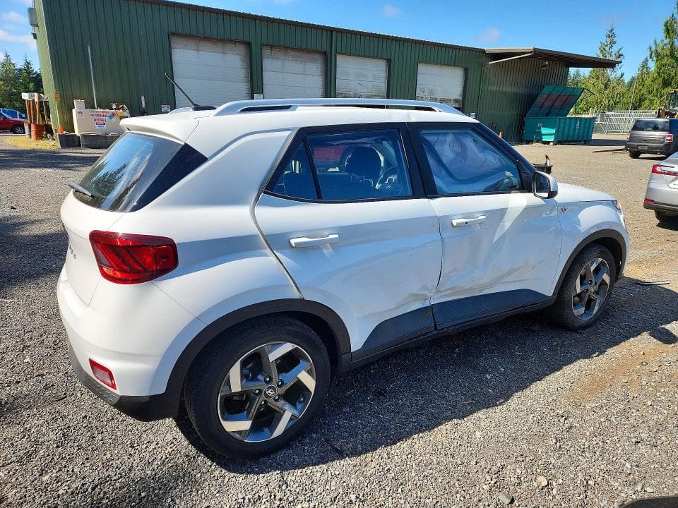 2025 HYUNDAI VENUE SEL 3