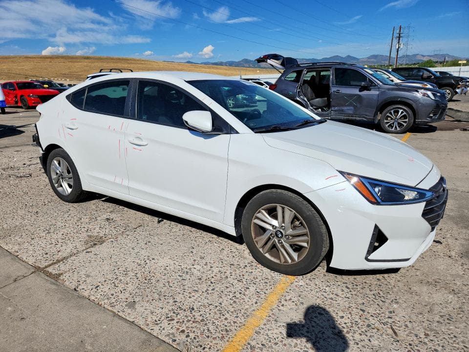 2020 HYUNDAI ELANTRA SEL 4