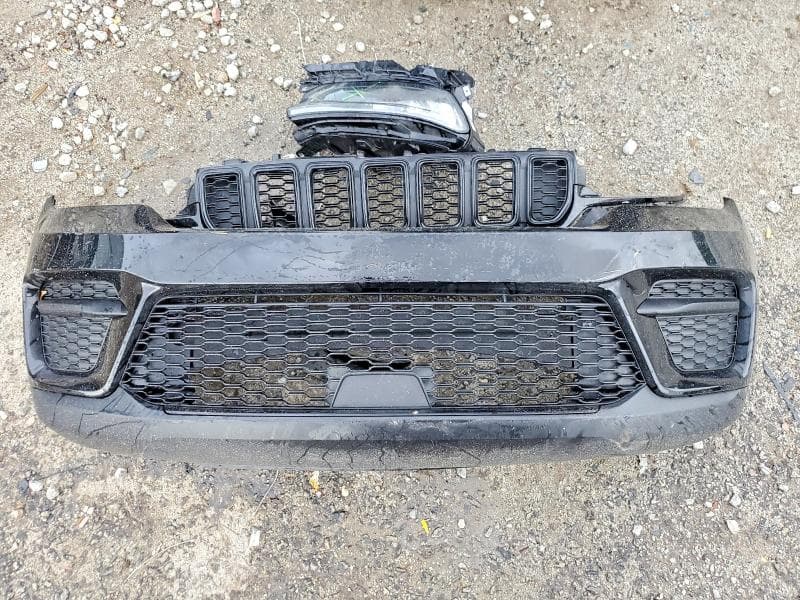 2024 JEEP GRAND CHEROKEE LAREDO 13