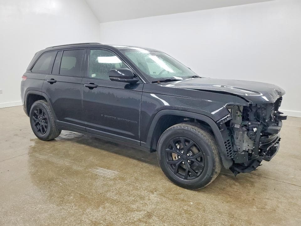 2024 JEEP GRAND CHEROKEE LAREDO 4