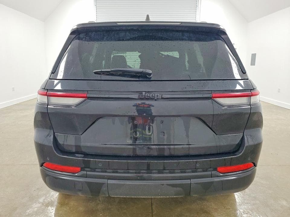2024 JEEP GRAND CHEROKEE LAREDO 6