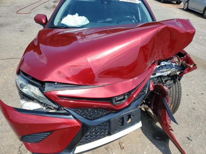 2018 TOYOTA CAMRY XSE 11