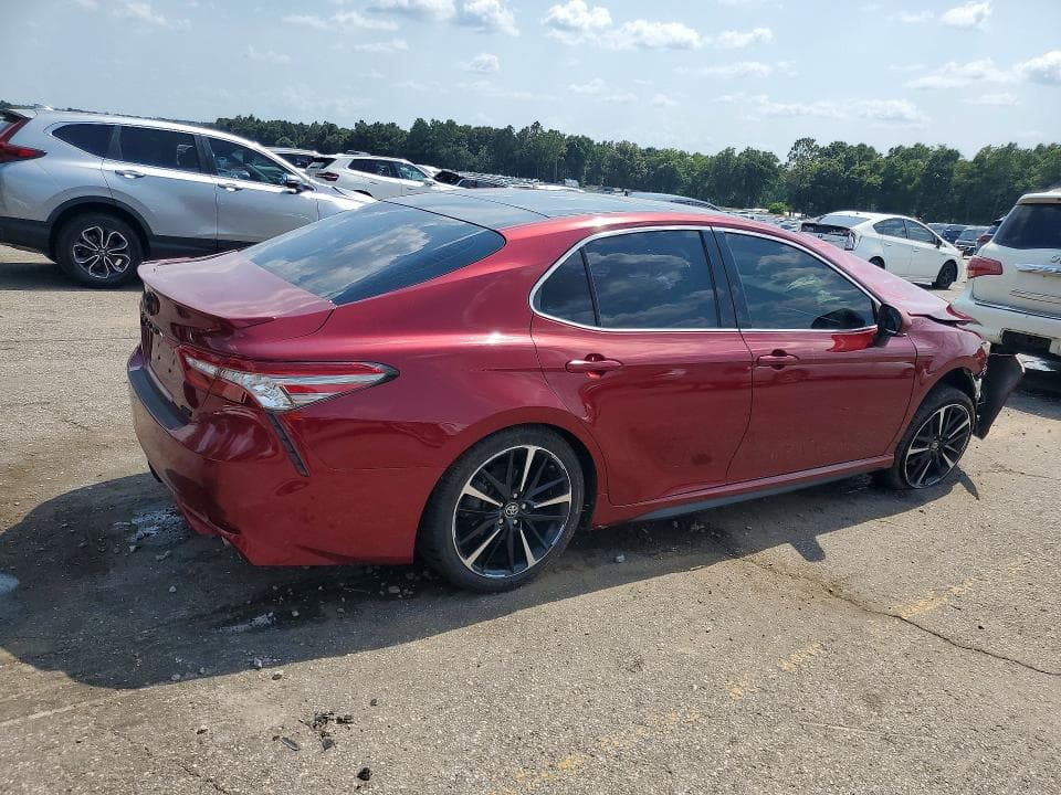 2018 TOYOTA CAMRY XSE 3