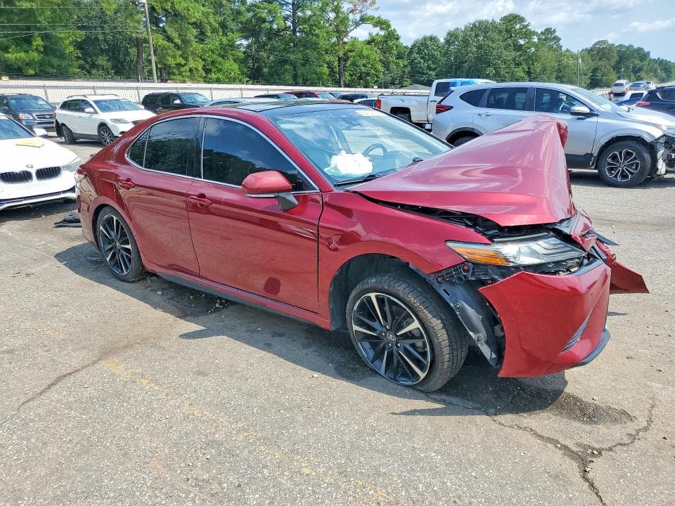 2018 TOYOTA CAMRY XSE 4