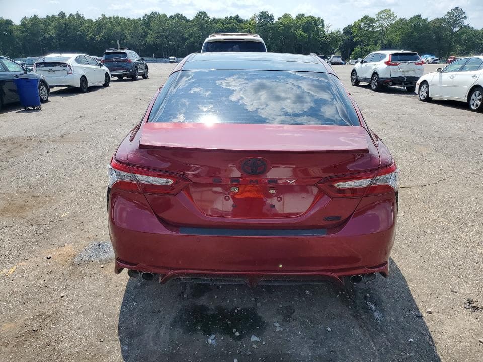 2018 TOYOTA CAMRY XSE 6
