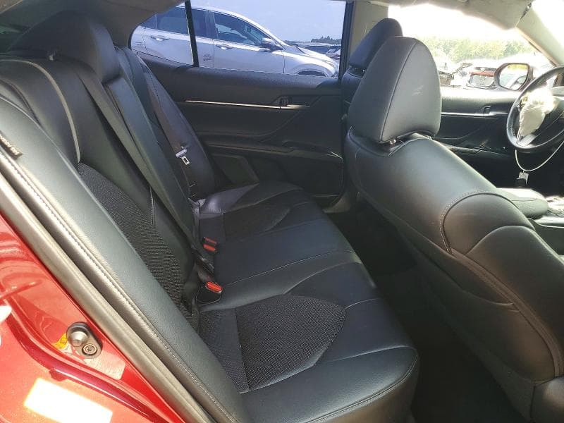 2018 TOYOTA CAMRY XSE 10