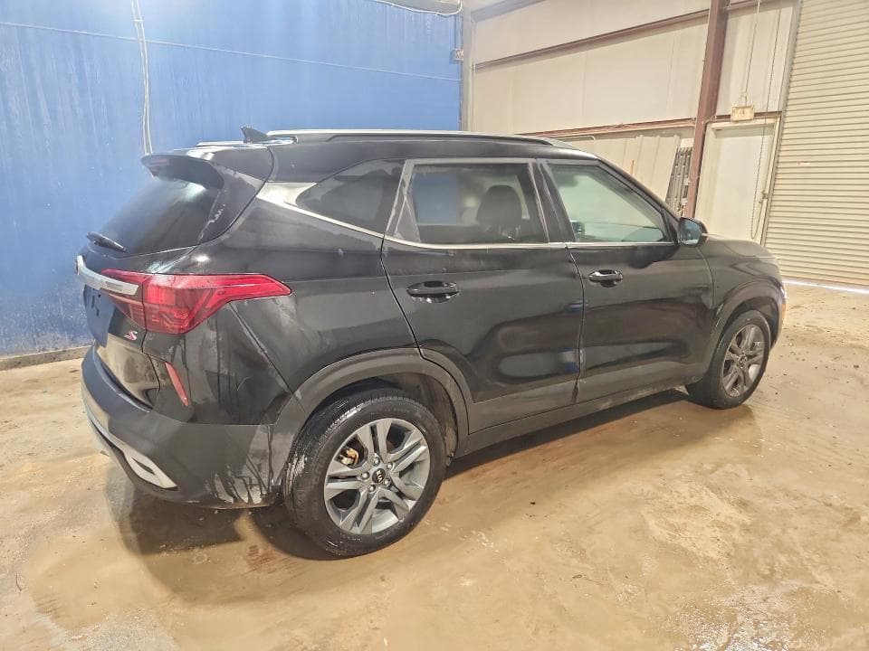 2021 KIA SELTOS S 3