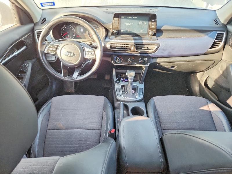 2021 KIA SELTOS S 8
