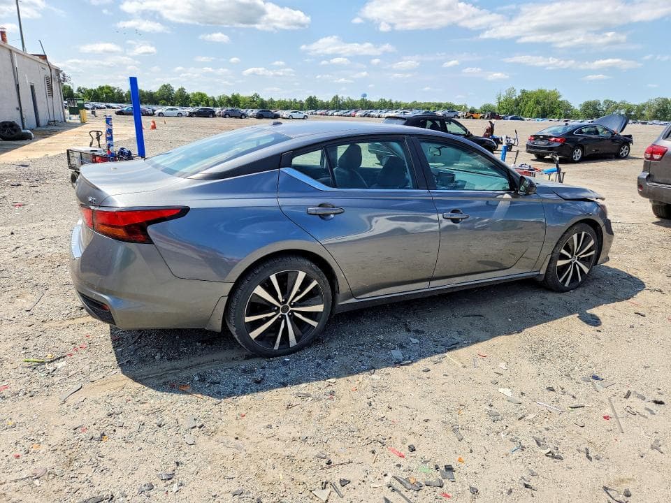 2021 NISSAN ALTIMA SR 3