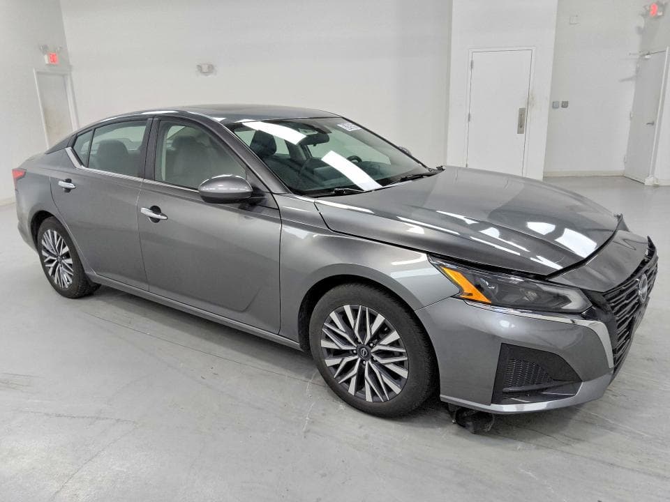 2023 NISSAN ALTIMA SV 4