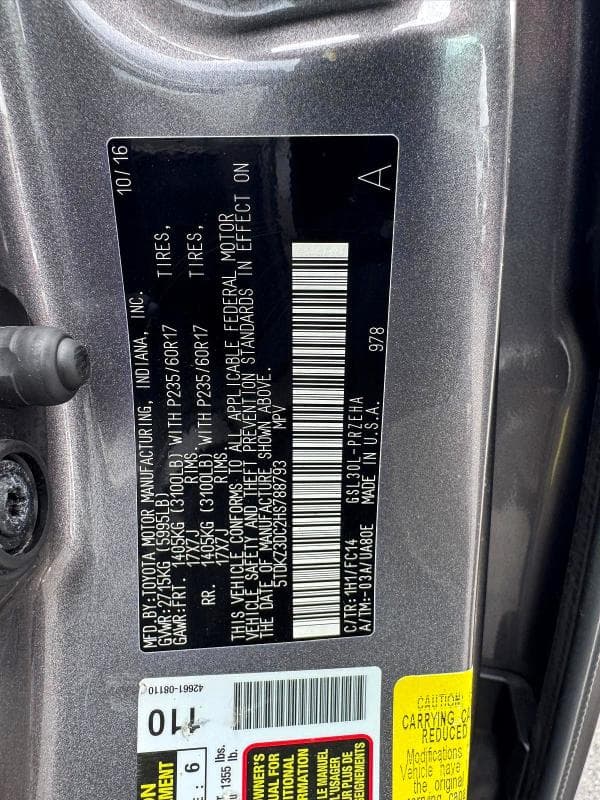 2017 TOYOTA SIENNA LE 13