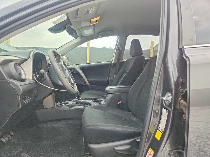 2018 TOYOTA RAV4 LE 7