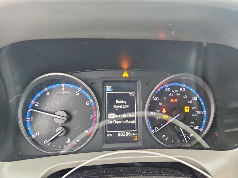 2018 TOYOTA RAV4 LE 9