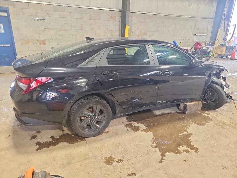 2023 HYUNDAI ELANTRA SEL 3