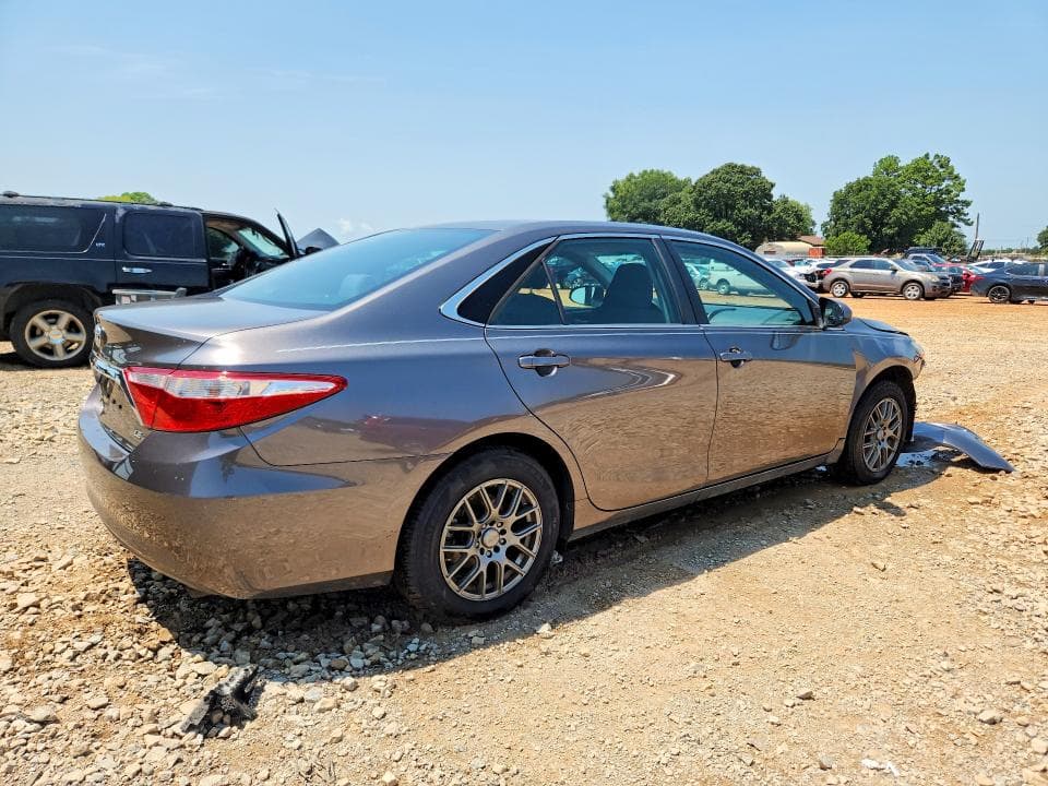 2017 TOYOTA CAMRY LE 3