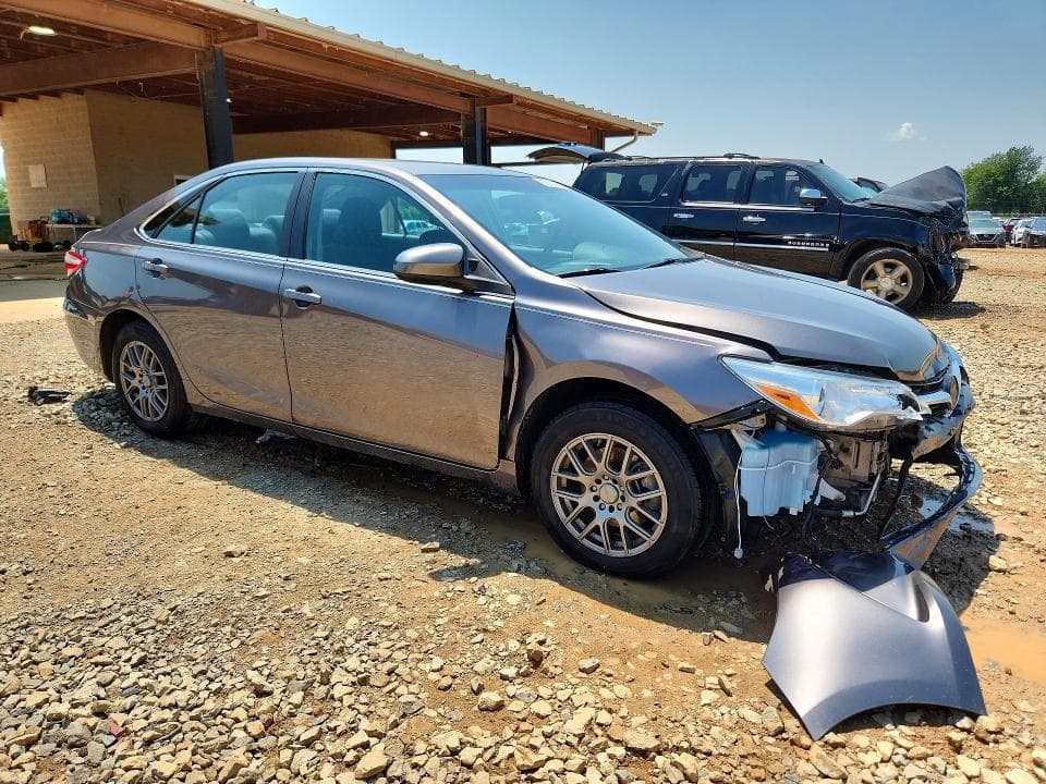 2017 TOYOTA CAMRY LE 4