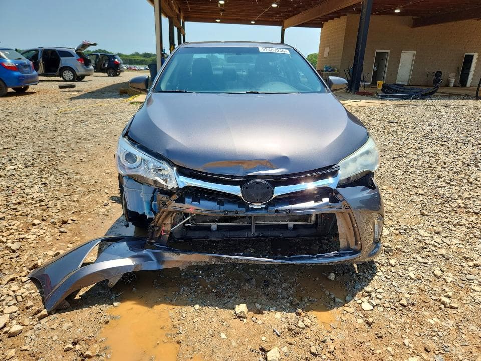2017 TOYOTA CAMRY LE 5