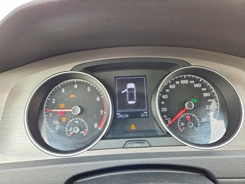 2017 VOLKSWAGEN GOLF 1.8 T 9