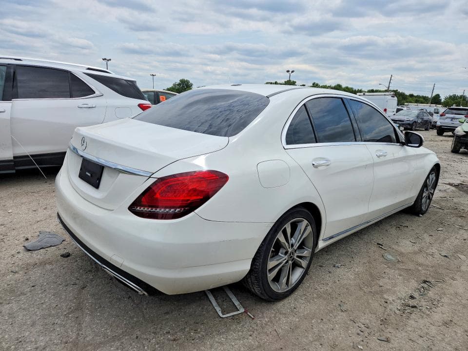 2019 MERCEDES-BENZ C 300 3