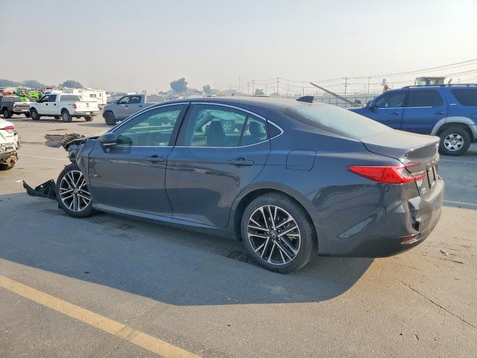 2026 TOYOTA CAMRY XLE 2