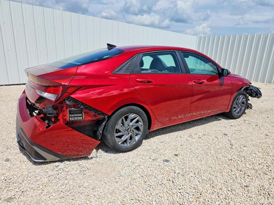 2024 HYUNDAI ELANTRA SEL 3