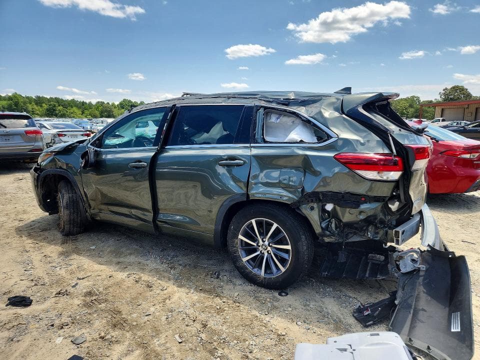 2017 TOYOTA HIGHLANDER XLE 2