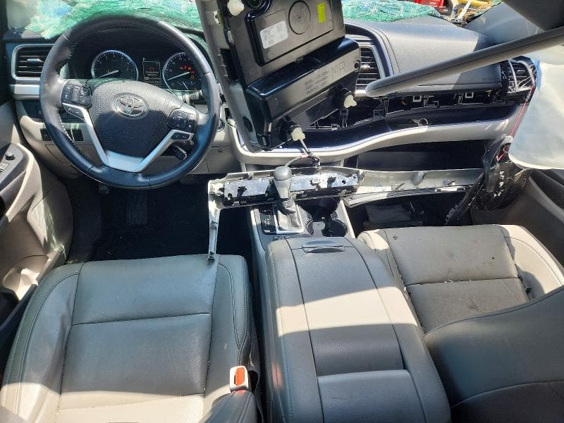 2017 TOYOTA HIGHLANDER XLE 8