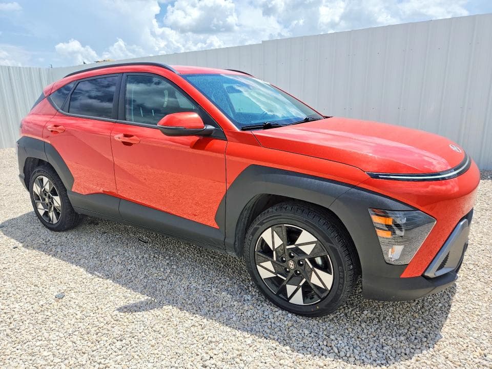 2024 HYUNDAI KONA SEL 4