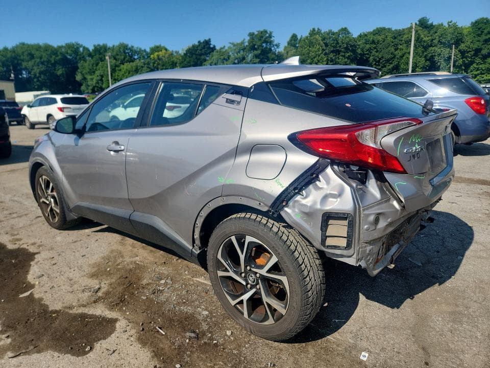 2018 TOYOTA C-HR XLE 2
