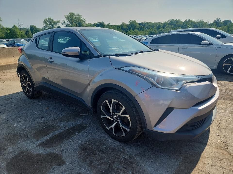 2018 TOYOTA C-HR XLE 4