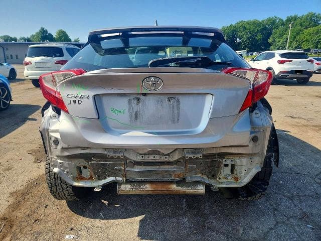 2018 TOYOTA C-HR XLE 6