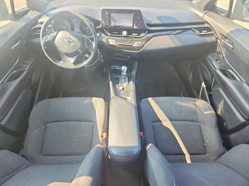 2018 TOYOTA C-HR XLE 8