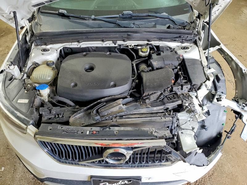 2019 VOLVO XC40 T5 MOMENTUM 12