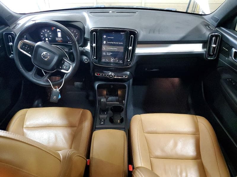 2019 VOLVO XC40 T5 MOMENTUM 8