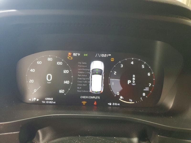 2019 VOLVO XC40 T5 MOMENTUM 9