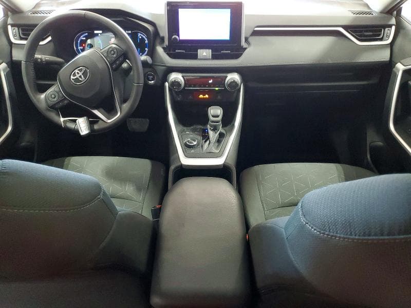 2023 TOYOTA RAV4 XLE 8