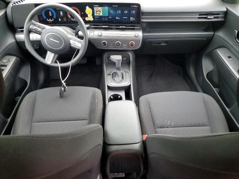 2025 HYUNDAI KONA SE 8