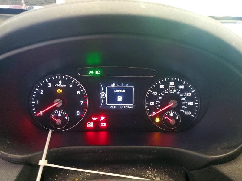 2017 KIA SORENTO LX 9