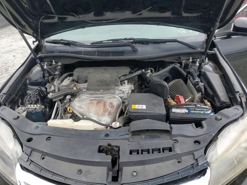 2017 TOYOTA CAMRY SE 11