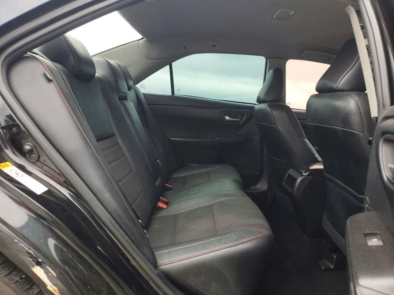 2017 TOYOTA CAMRY SE 10
