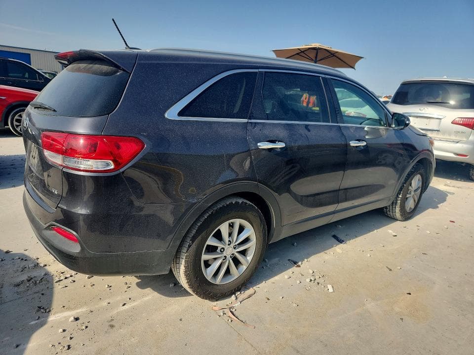 2017 KIA SORENTO LX V6 3