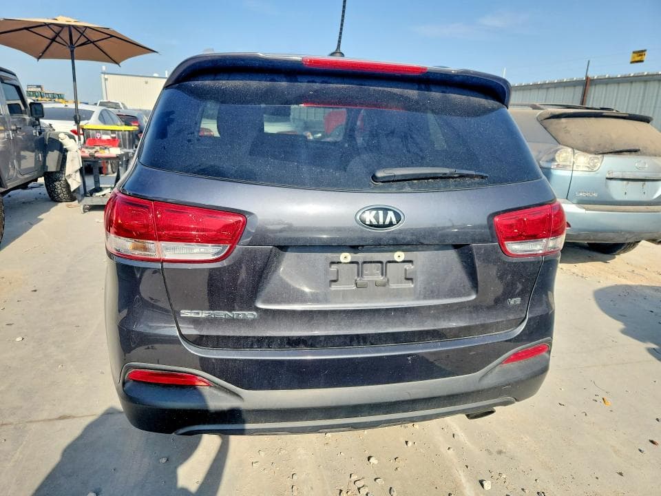 2017 KIA SORENTO LX V6 6