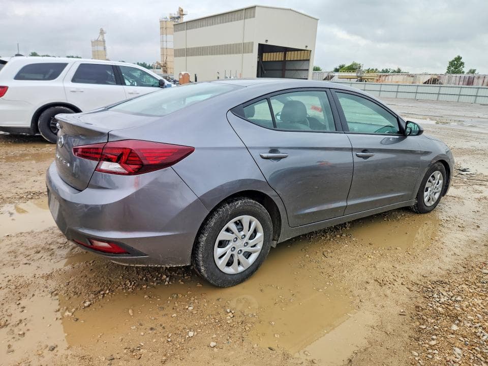 2019 HYUNDAI ELANTRA SE 3
