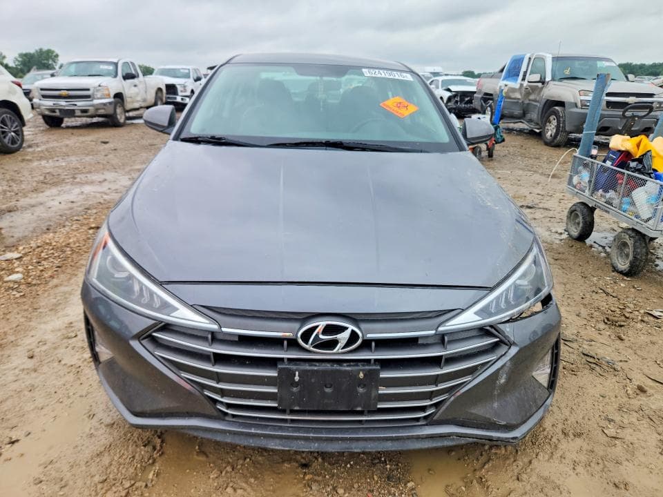 2019 HYUNDAI ELANTRA SE 5