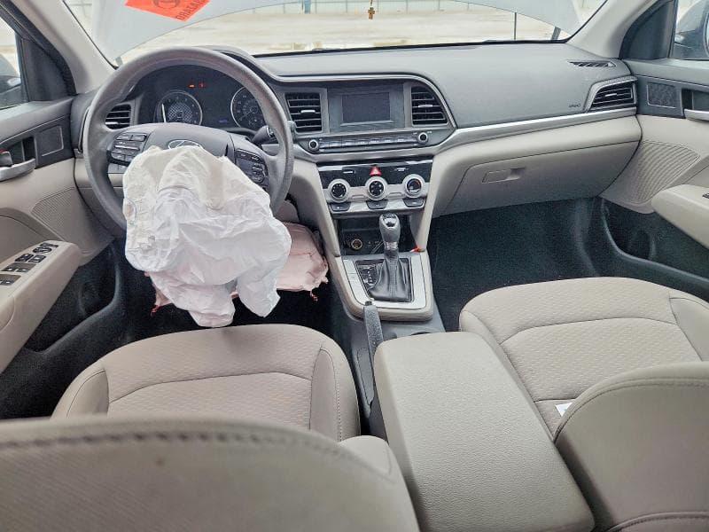 2019 HYUNDAI ELANTRA SE 8
