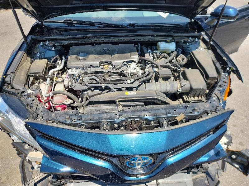 2020 TOYOTA CAMRY XLE 11