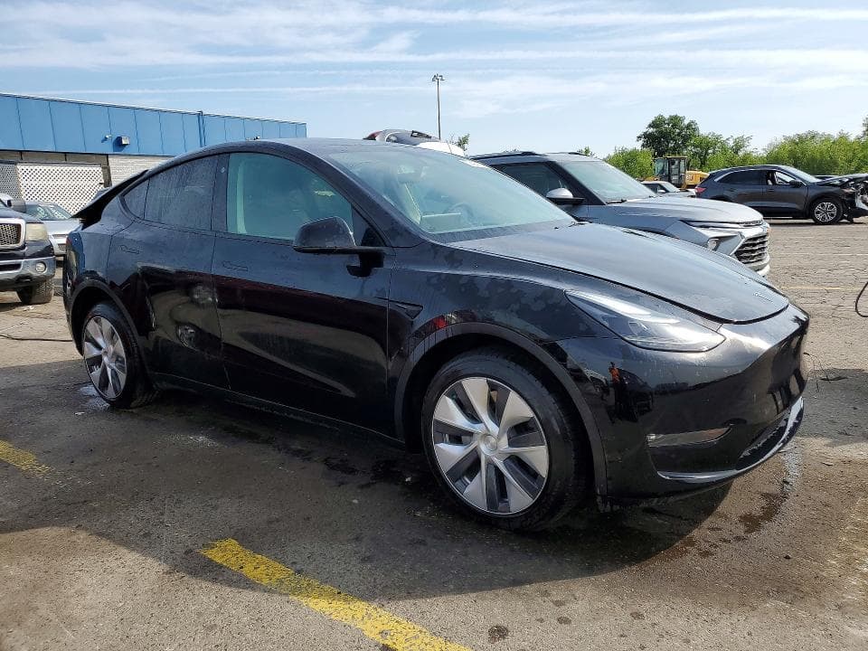 2023 TESLA MODEL Y 4